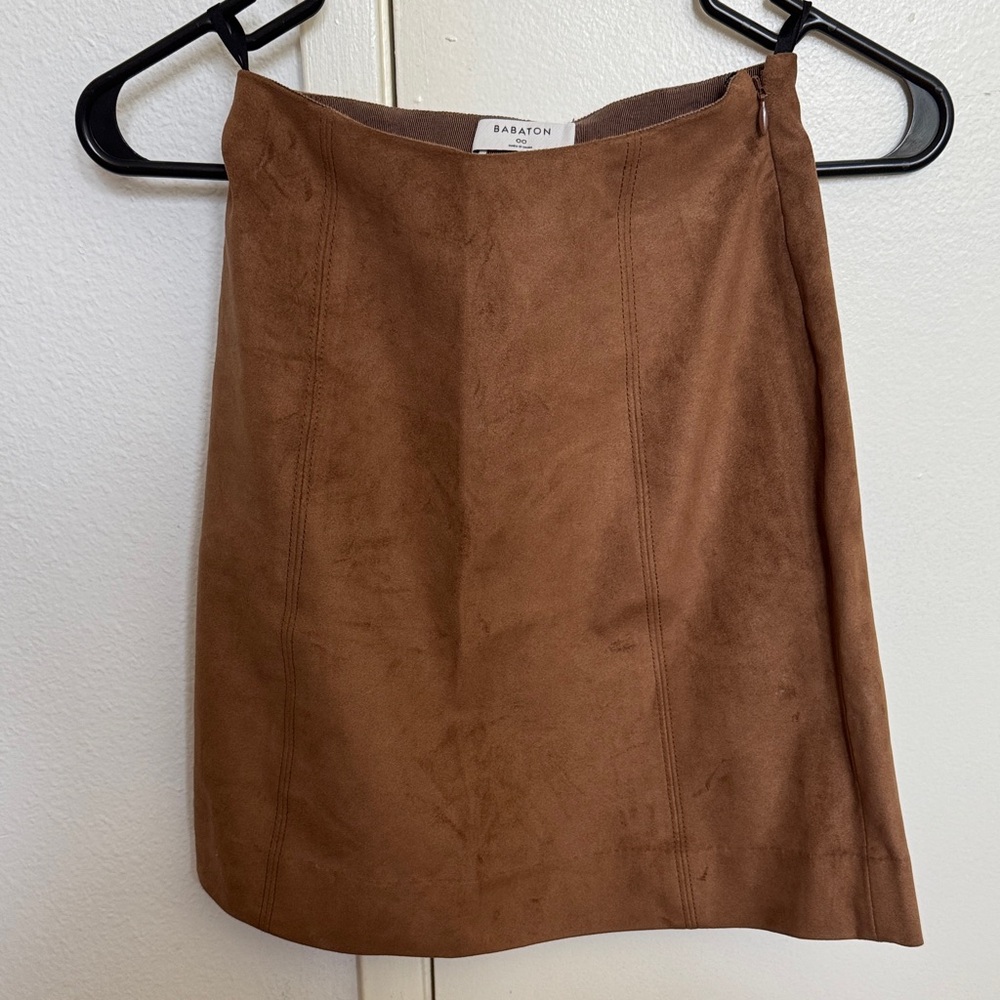 Aritzia Babaton Modern Vegan Suede Mini Skirt, Dark Camel, 00